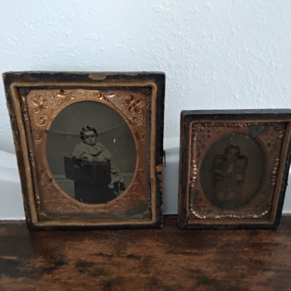 Other - 2 Antique Children's Tintype Photo In Brass Mat. Ambrotype Ephemera Leather Case